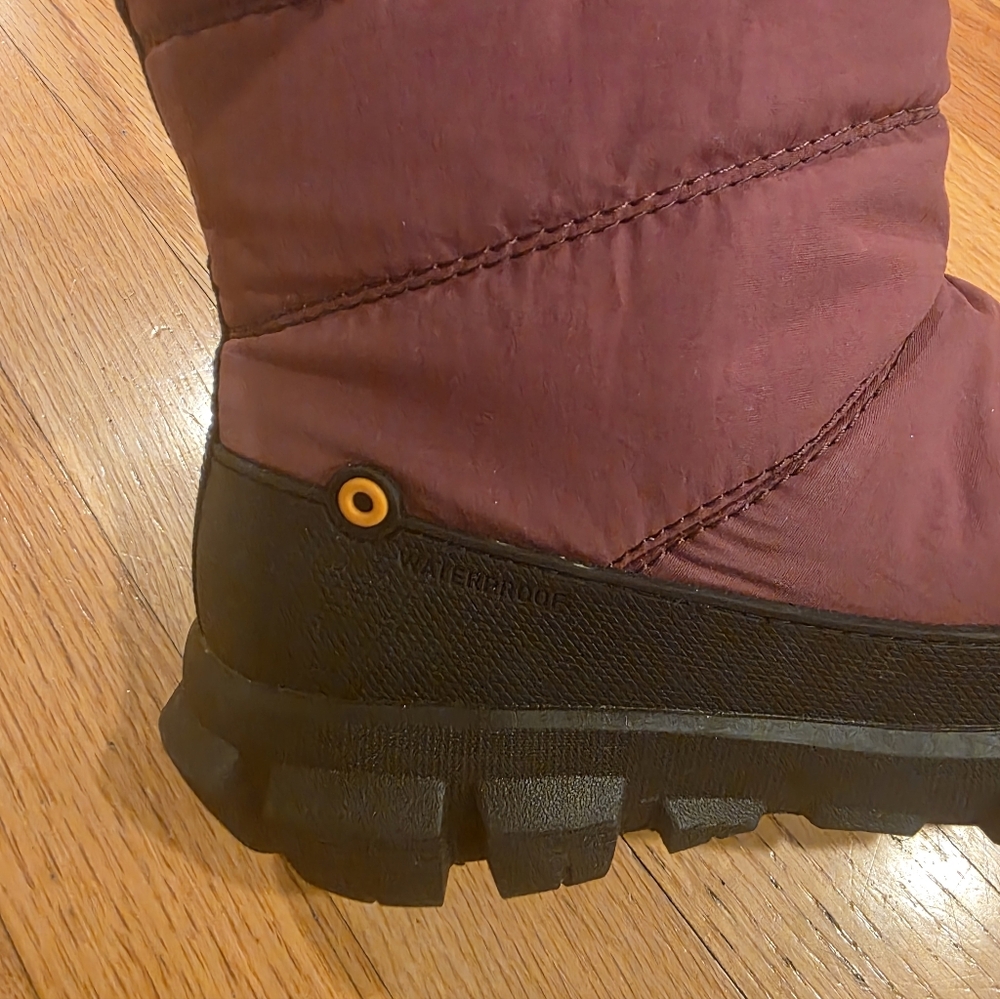 Bogs Cedar Quilted Boots - Picture 4 of 7